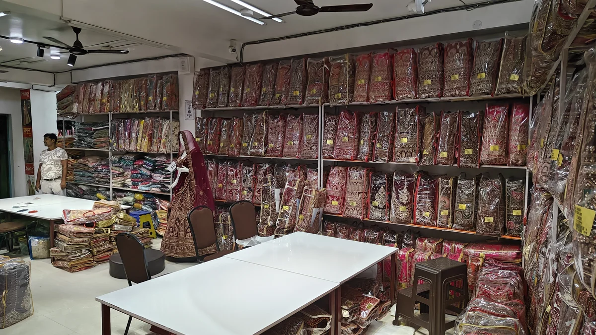 Wedding saree and bridal lehenga collection at Santosh Synthetics — bridal Banarasi silk, Kanjivaram and designer bridal sarees at Jugsalai saree shop Jamshedpur
