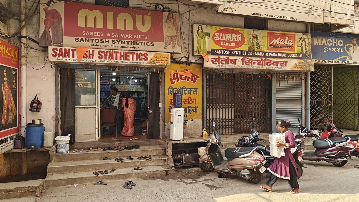 Santosh Synthetics main wholesale showroom at Rameswar Complex Jugsalai Jamshedpur — sarees, lehengas and tribal wear for Ranchi buyers